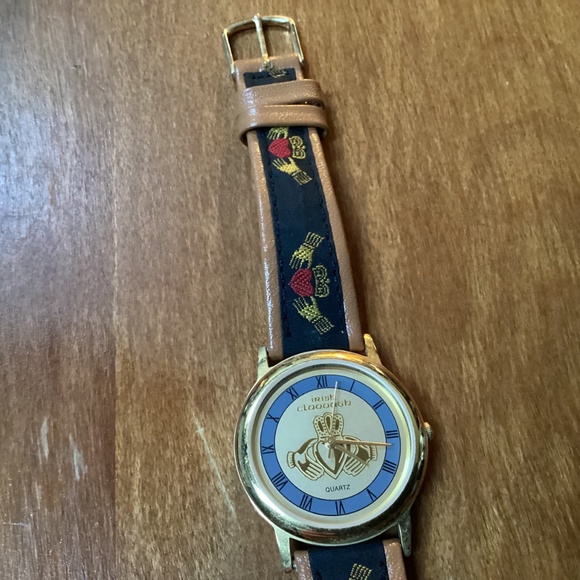 Irish Claddagh Dial Quartz Watch - Picture 6 of 12